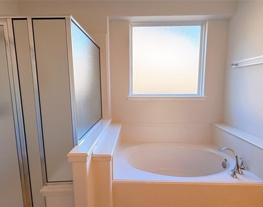 8610 Rising Oak Lane - Photo Thumbnail 30