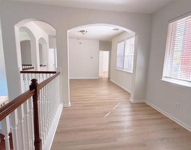 8610 Rising Oak Lane - Photo Thumbnail 36
