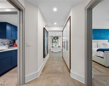 392 7th Avenue S - Photo Thumbnail 3