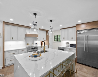 392 7th Avenue S - Photo Thumbnail 11
