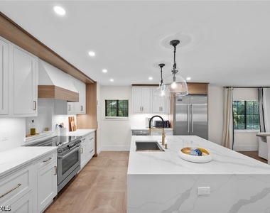 392 7th Avenue S - Photo Thumbnail 12