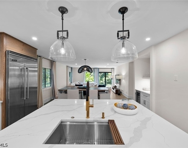 392 7th Avenue S - Photo Thumbnail 13