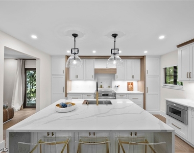392 7th Avenue S - Photo Thumbnail 10