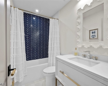 392 7th Avenue S - Photo Thumbnail 21