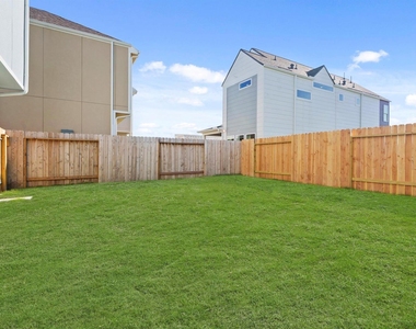 3206 La Rambla Drive - Photo Thumbnail 12