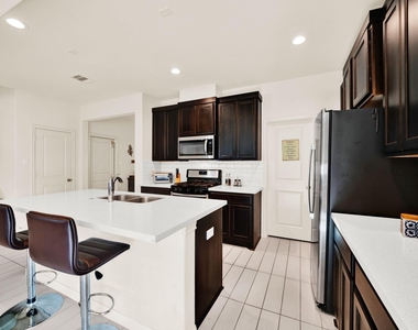 2503 Hagerman Court - Photo Thumbnail 10