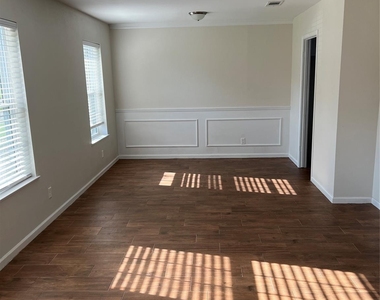 6632 Marshall Place - Photo Thumbnail 9