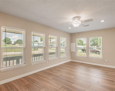 280 Crestmont Street - Photo Thumbnail 5