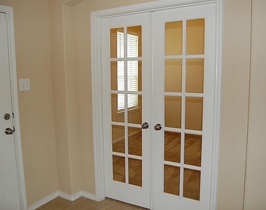 5634 Jay Thrush Drive - Photo Thumbnail 2