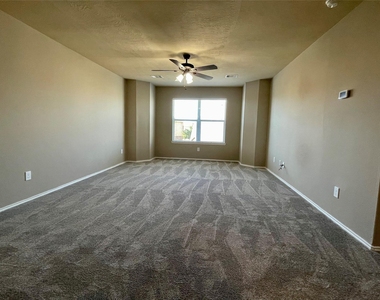 5634 Jay Thrush Drive - Photo Thumbnail 9