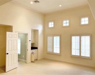5033 La Branch Street - Photo Thumbnail 9