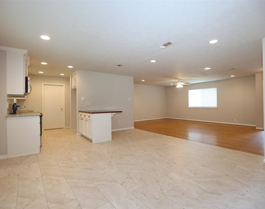 6123 Grape Street - Photo Thumbnail 7