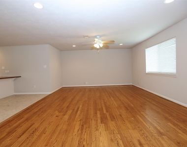 6123 Grape Street - Photo Thumbnail 3