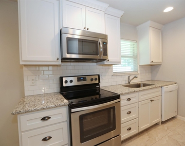 6123 Grape Street - Photo Thumbnail 4