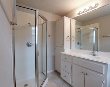 6123 Grape Street - Photo Thumbnail 10
