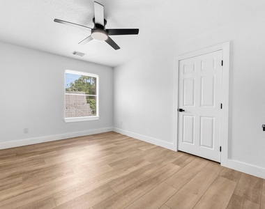 138 W Stockbridge Landing Circle - Photo Thumbnail 24