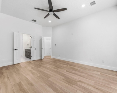 138 W Stockbridge Landing Circle - Photo Thumbnail 13