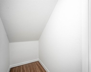 22746 Sutherland Bend Lane - Photo Thumbnail 7