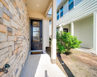 22746 Sutherland Bend Lane - Photo Thumbnail 3