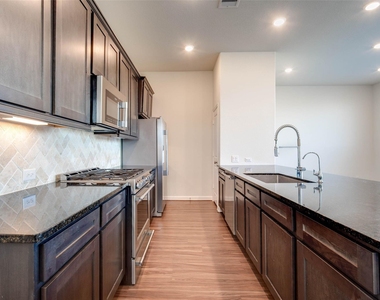22746 Sutherland Bend Lane - Photo Thumbnail 8