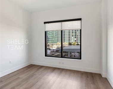 808 Crawford St - Photo Thumbnail 10