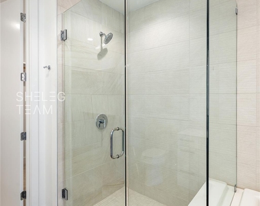 808 Crawford St - Photo Thumbnail 9