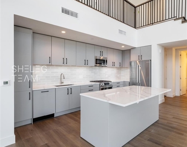 808 Crawford St - Photo Thumbnail 4