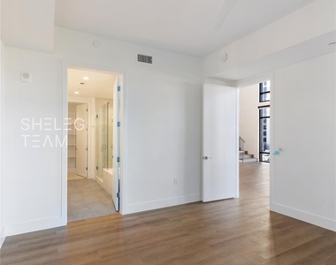 808 Crawford St - Photo Thumbnail 14