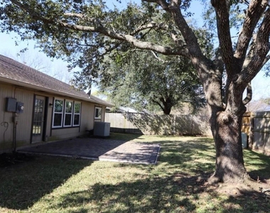 15815 Pilgrim Hall Drive - Photo Thumbnail 9