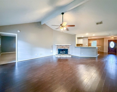 15815 Pilgrim Hall Drive - Photo Thumbnail 10