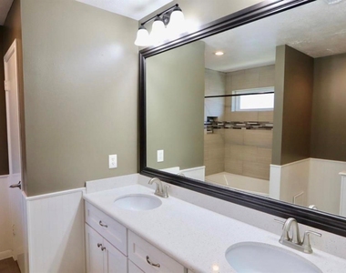 15815 Pilgrim Hall Drive - Photo Thumbnail 12