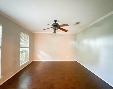 15815 Pilgrim Hall Drive - Photo Thumbnail 5