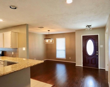 15815 Pilgrim Hall Drive - Photo Thumbnail 2