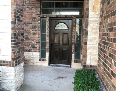 6323 Falling Briar Lane - Photo Thumbnail 9