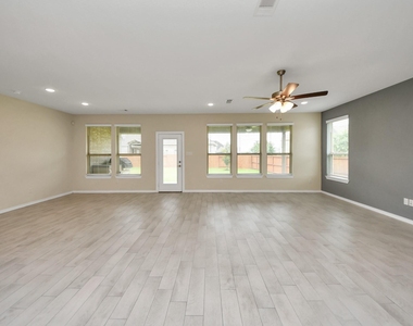 28215 Shorecrest Lane - Photo Thumbnail 10