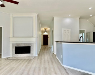3131 Valley Court - Photo Thumbnail 7