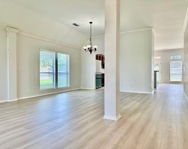 3131 Valley Court - Photo Thumbnail 2