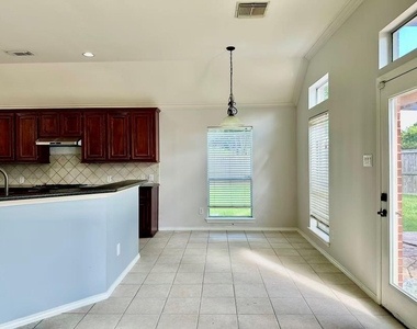 3131 Valley Court - Photo Thumbnail 9