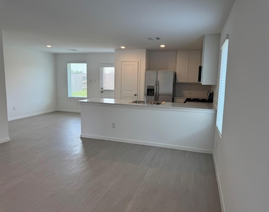 706 Zuppino Lane - Photo Thumbnail 8