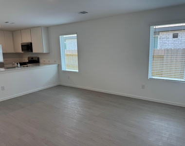 706 Zuppino Lane - Photo Thumbnail 7