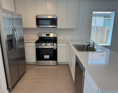 706 Zuppino Lane - Photo Thumbnail 9