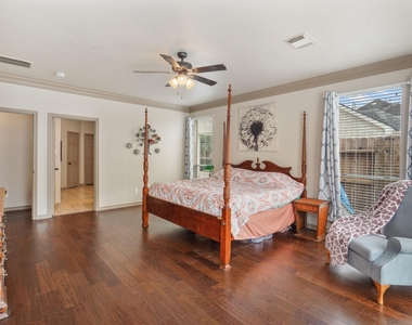 2911 Mossy Log Court - Photo Thumbnail 14