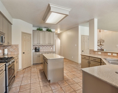 2911 Mossy Log Court - Photo Thumbnail 6