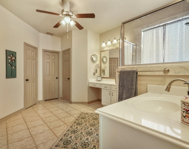 2911 Mossy Log Court - Photo Thumbnail 15