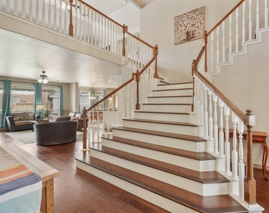 2911 Mossy Log Court - Photo Thumbnail 3