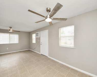 3914 Hoffman Street - Photo Thumbnail 7