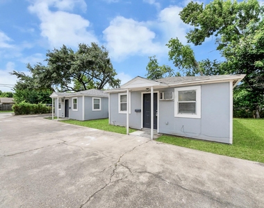 3914 Hoffman Street - Photo Thumbnail 2