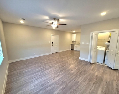 1620 Oak Tree Dr Drive - Photo Thumbnail 5