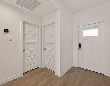 3827 Pierce Place Lane - Photo Thumbnail 6