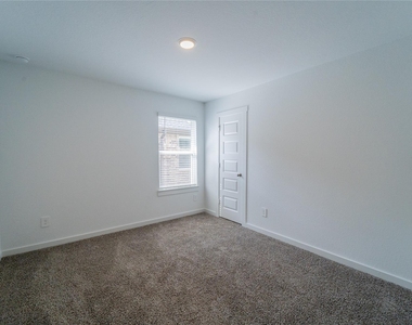 3827 Pierce Place Lane - Photo Thumbnail 15